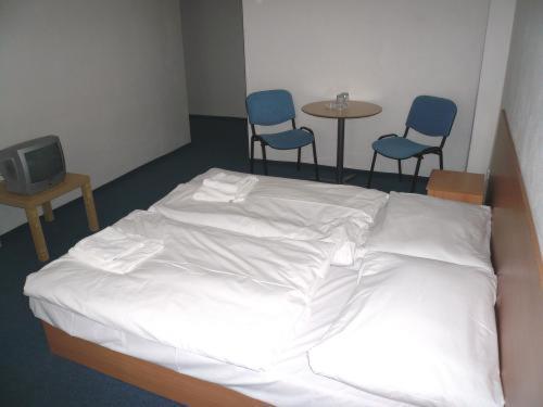 City Hostel Bratislava Bagian luar foto