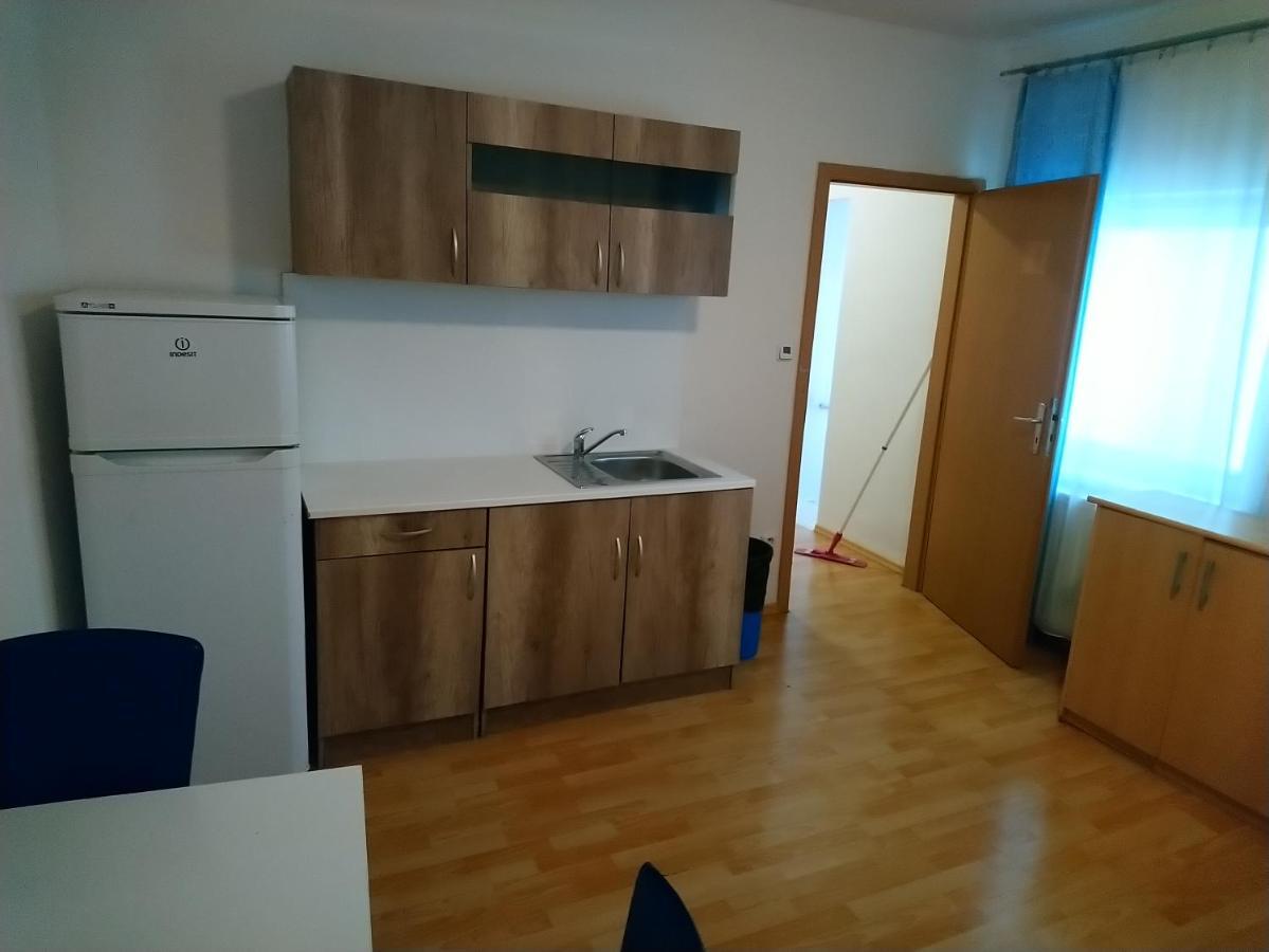 City Hostel Bratislava Bagian luar foto